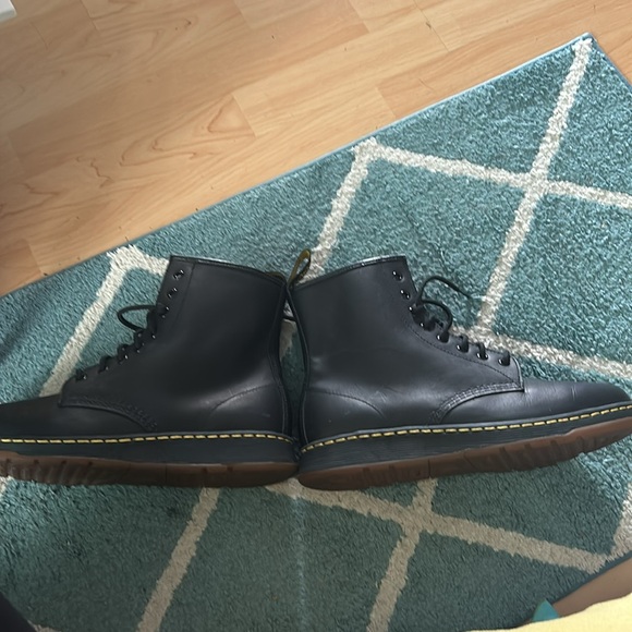 Men’s Doc air waves Martens leather ankle boots - Picture 7 of 7